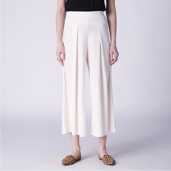 Wynne Layers Luxe Crepe Culotte in black - Picture 2 of 2